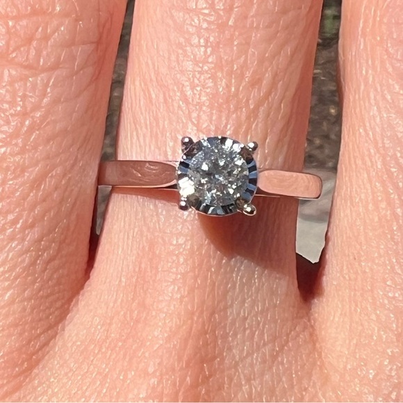 10K white gold 1/2 Carat T.W. Round Diamond 10 kt Solitaire Engagement Ring 7